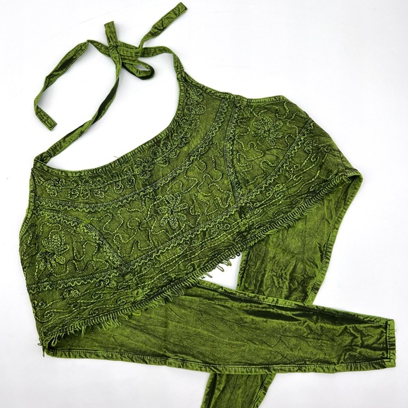 Open Back Tie Halter Crop Top - Picture 10 of 12